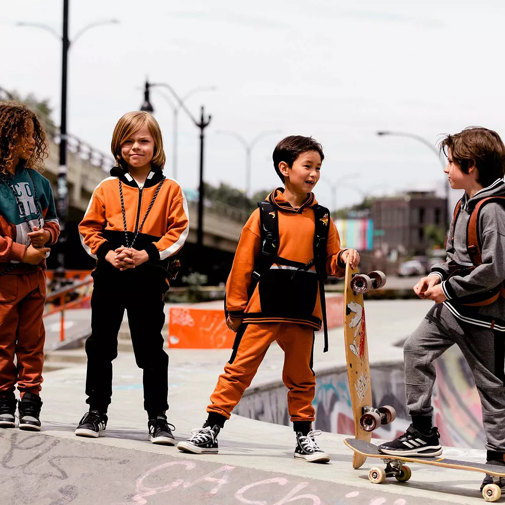 Hooded Fleece Top With Zipper Pocket Brown And Black - Image 3